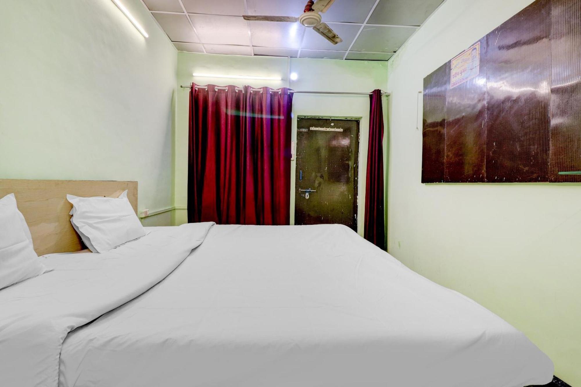 Hotel O Shree Radha Guest House Jhānsi 外观 照片